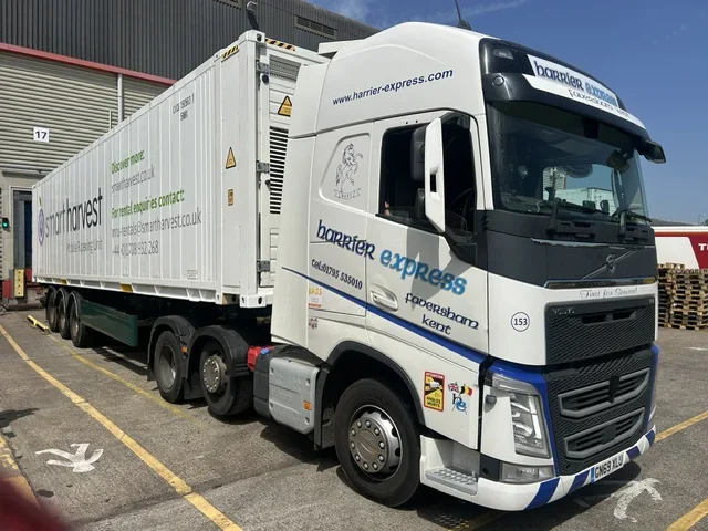 Emergency trailer hire